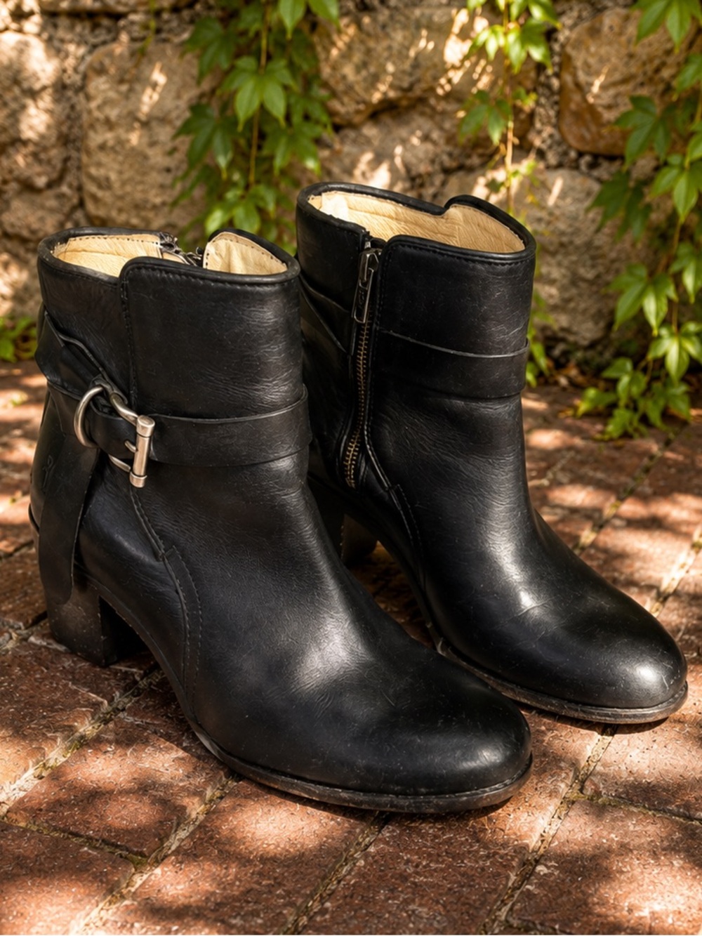 FRYE Black Leather Classic Heritage Melissa Knot Ankle Buckle trim Boots, 7B